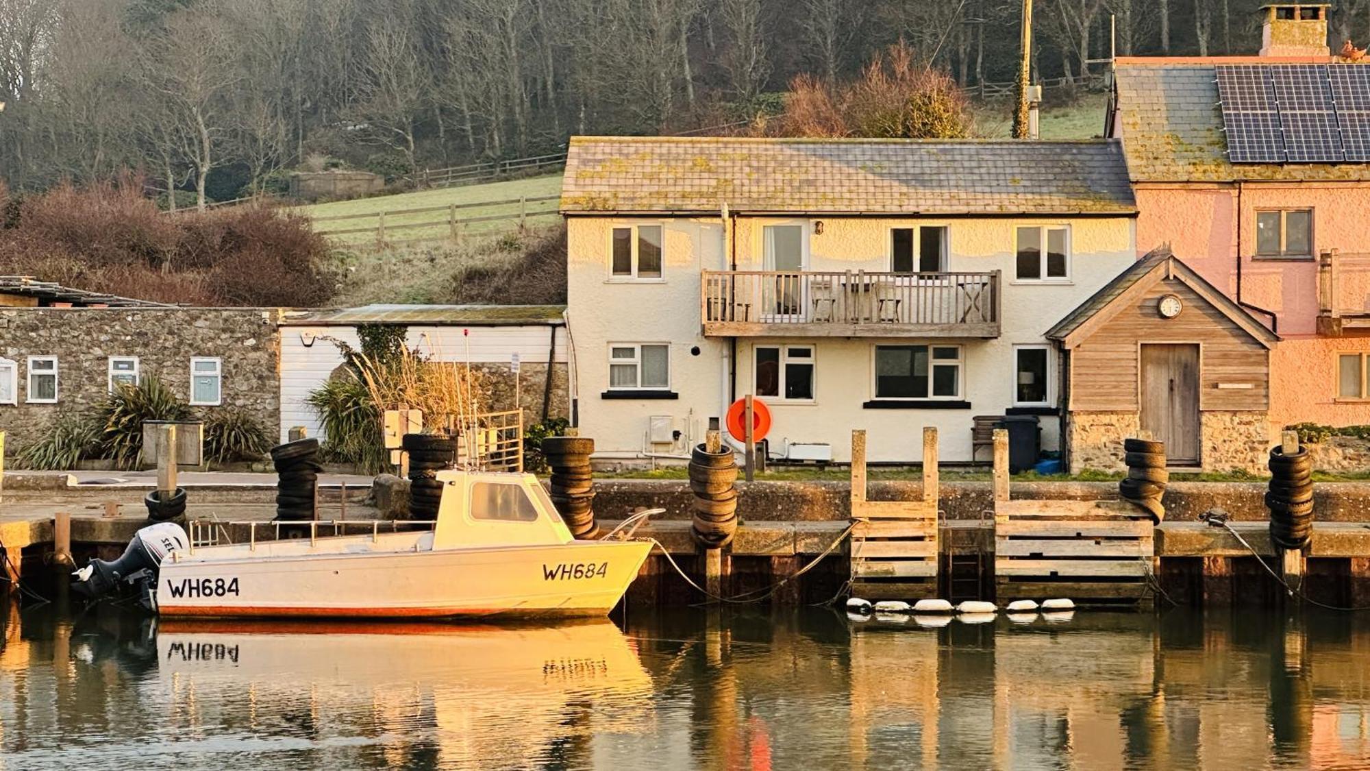 Littlefields - Stylish, Modern With Large Garden, Close To Seaton (Devon)