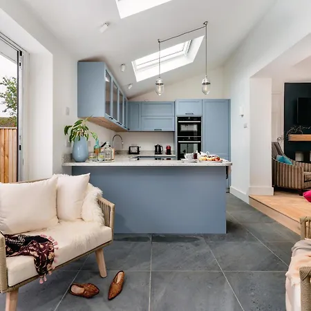 Littlefields - Stylish, Modern Cottage With Large Garden, Close To Beach Seaton  Exterior photo