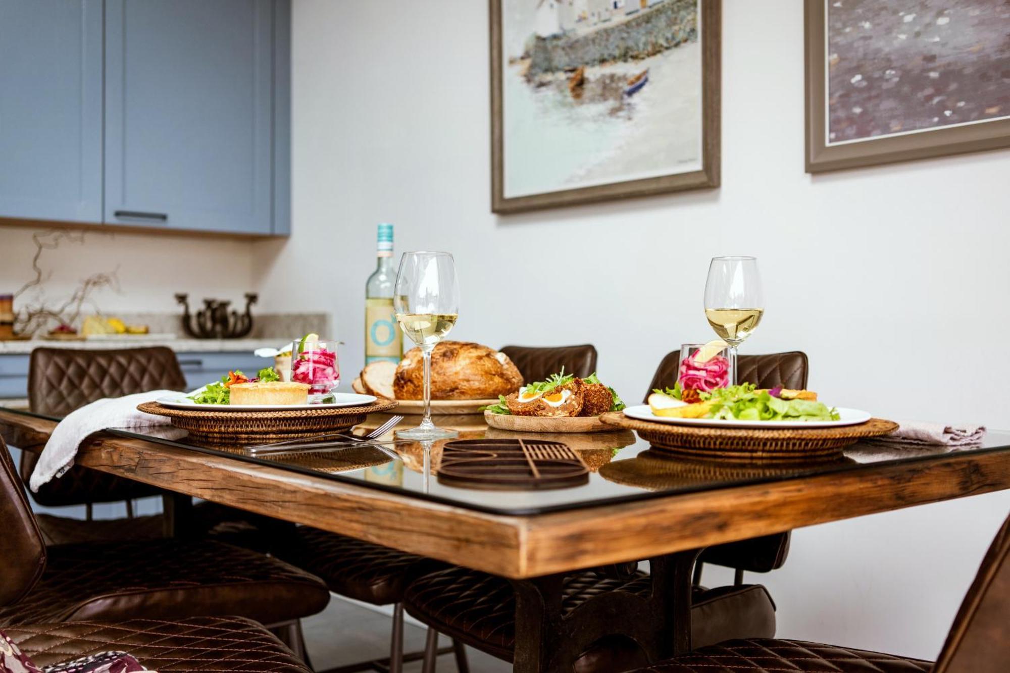 Littlefields - Stylish, Modern With Large Garden, Close To Seaton (Devon)